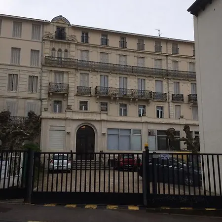 Studio Au Metropole 